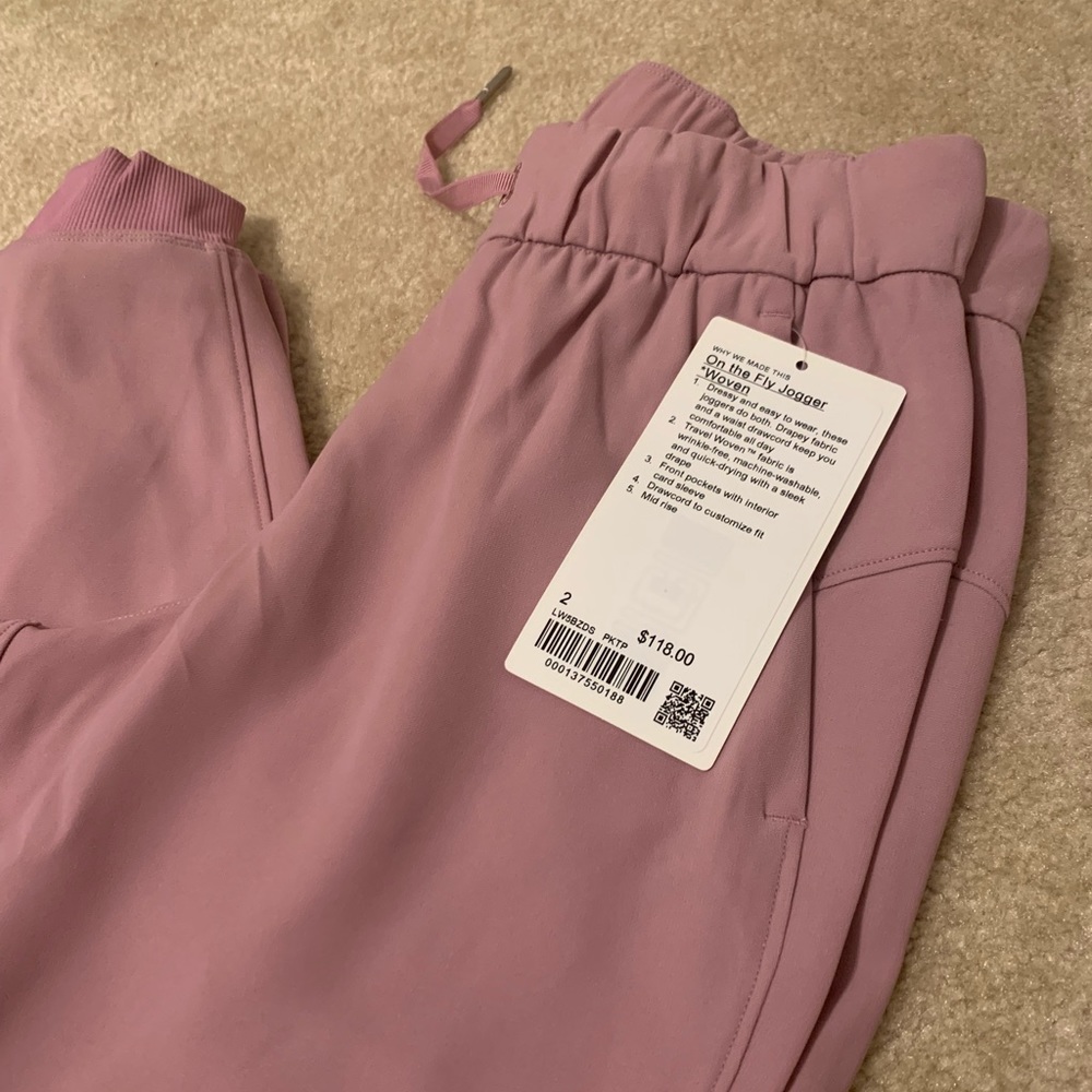 Lululemon On The Fly Jogger